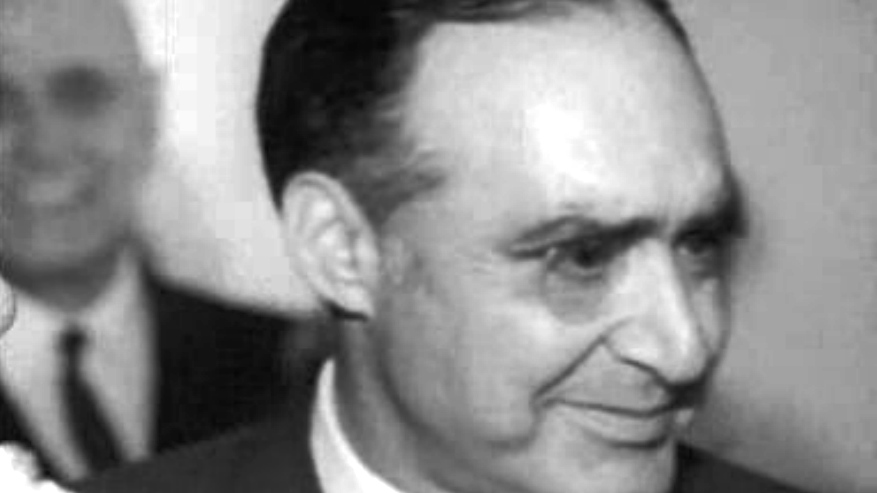 Chegada de António Spínola ao Aeroporto de Lisboa