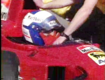 Lotus e Ferrari treinam no Estoril