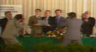 Paulo Castilho ganha prémio da APE