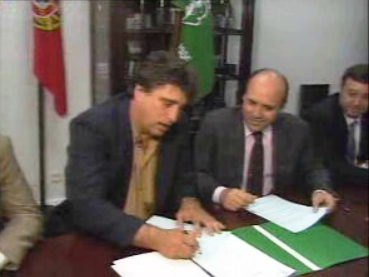 Márinho Peres assina pelo Sporting