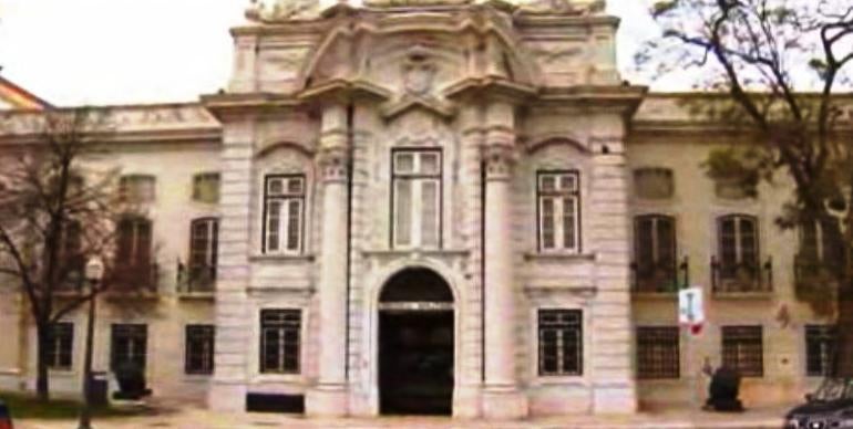 Portugal, a Guerra e a Paz