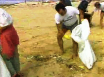 Macário Correia na praia do Bugio