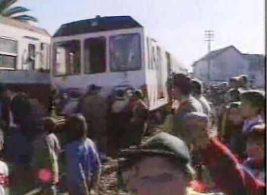 Acidente entre um comboio e um camião no Porto