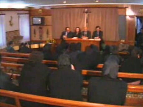 Familiares das vítimas de naufrágio reunem com seguradora