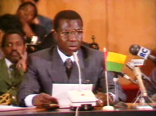 Nino Vieira pretende o multipartidarismo