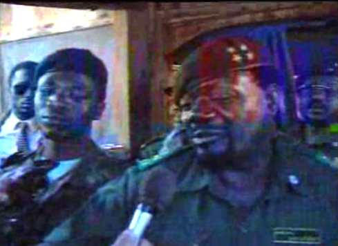 Visita a quartel da Jamba