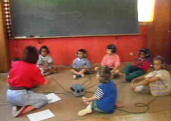 Crianças com deficiências auditivas