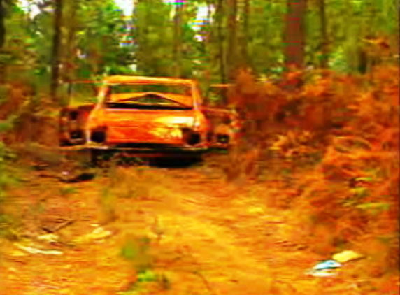 PJ investiga carros incendiados