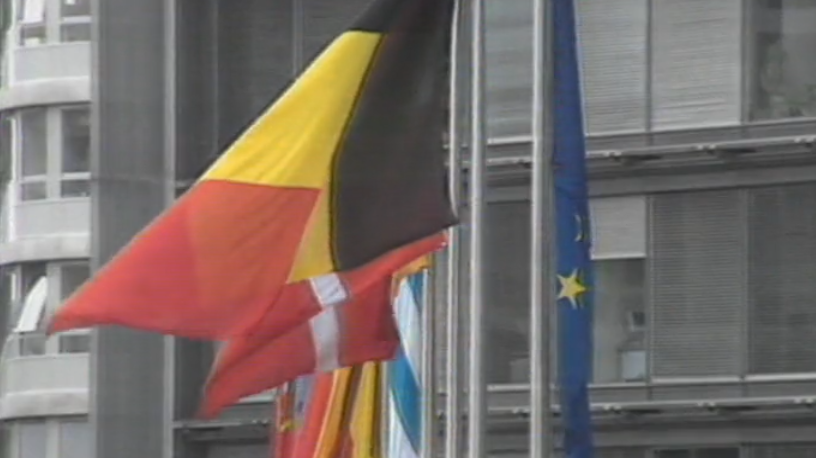 CEE reage à demissão de Eduard Schevardnaze