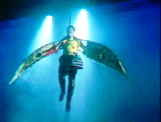 Peça de teatro “Aos crocodilos mete-se-lhes um pau na boca”