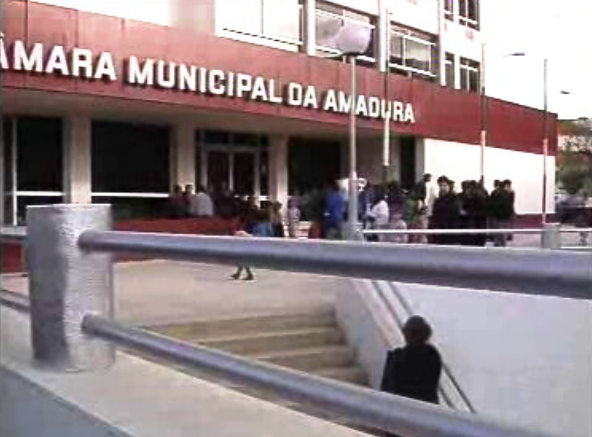 Novas casas para famílias ciganas