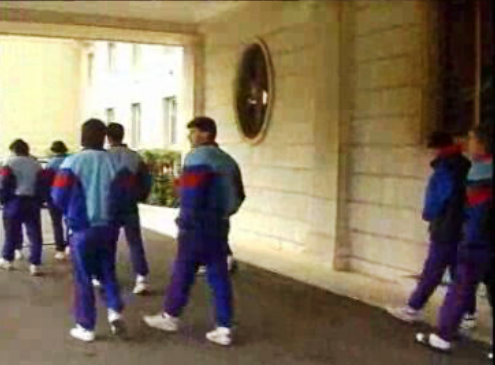 Futebol: equipa do Barcelona no Estoril