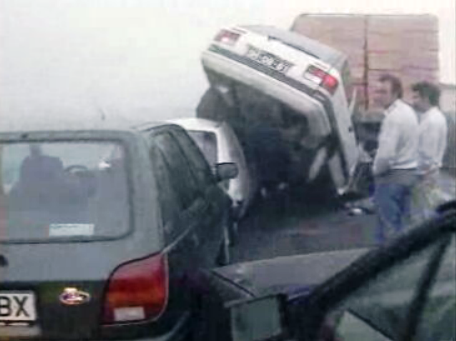 Acidente de viação com dezenas de veículos