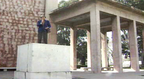 Fernando Pessa e a estátua do marechal Carmona