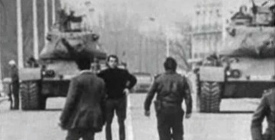 O Longo Adeus às Armas