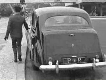 Visita de Américo Tomás à FIL