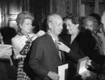 Cerimónia de condecoração na Cruz Vermelha