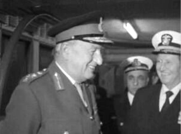 General Fitzpatrick visita o Quartel Comiberlant