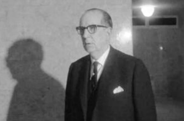 José de Azeredo Perdigão visita Salazar no Hospital da Cruz Vermelha