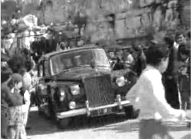 Visita de Américo Tomás às grutas do distrito de Leiria