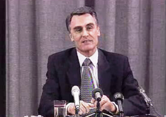 Reações às demissões no SIS