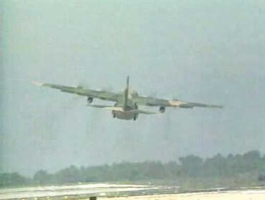 Partida do avião Hércules C-130