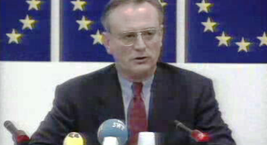 Klaus Hansch eleito Presidente do Parlamento Europeu
