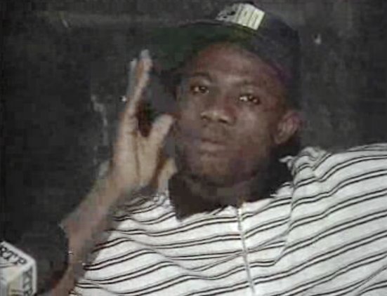 Duisburgo reclama jogador Amunike