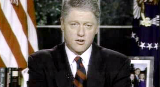 Bill Clinton anuncia invasão do Haiti