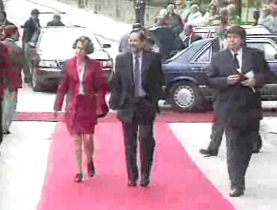 União Europeia debate as sanções à Sérvia