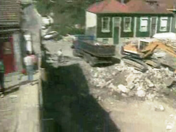 Explosão em prédio em construção