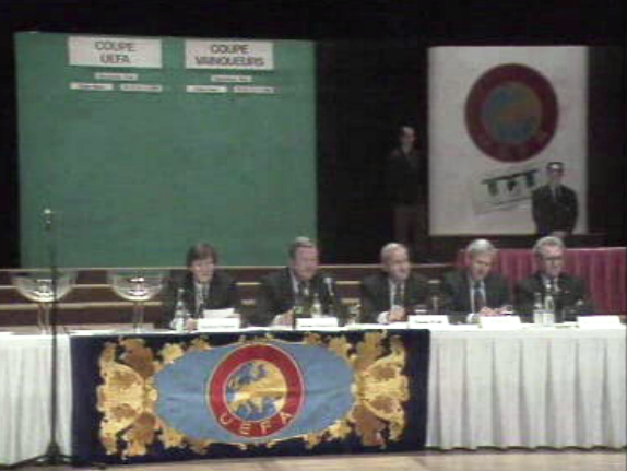 Futebol: sorteio da UEFA