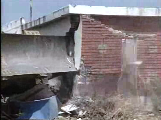 Primeira demolição na Expo 98