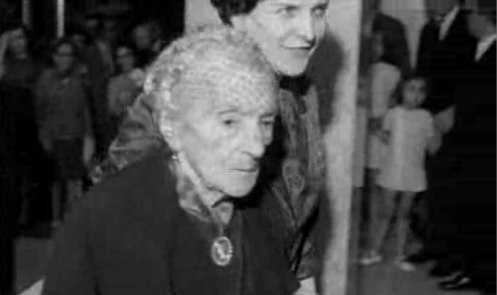 Marta do Resgate Salazar visita o seu irmão no Hospital da Cruz Vermelha