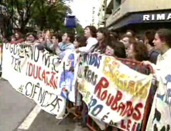 Manifestação de estudantes universitários