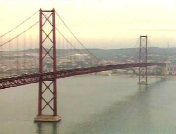 Travessia ferroviária sobre o Tejo