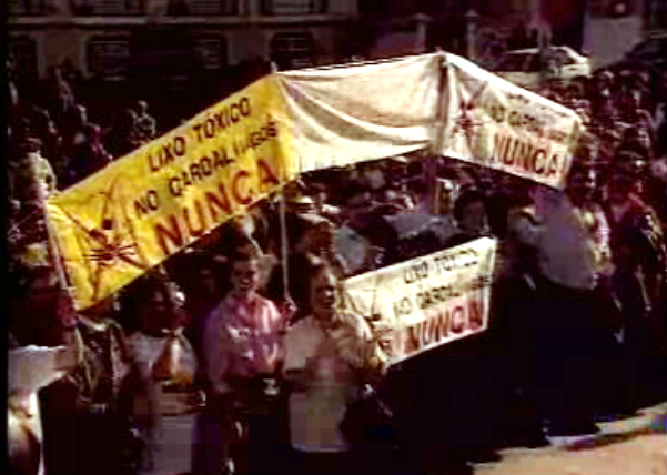 População protesta contra aterro