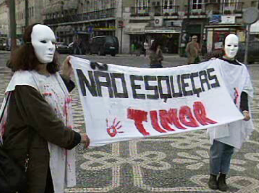 Jovens recordam vítimas do massacre de Santa Cruz