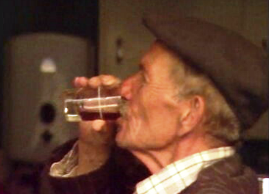 Estudo médico sobre consumo de vinho