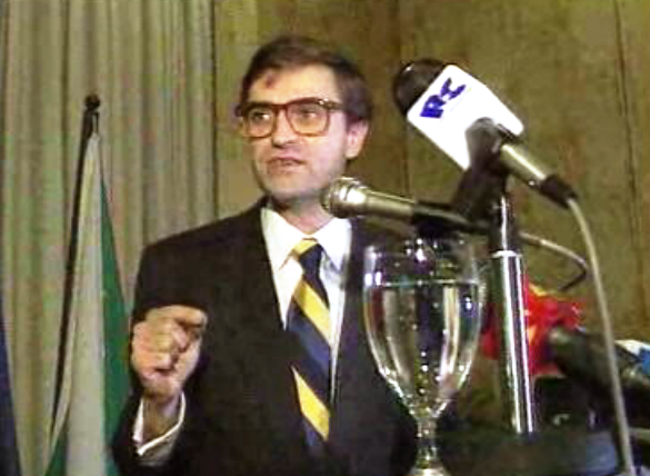 Críticas de Manuel Monteiro