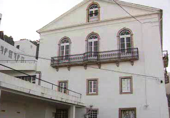 Desvio de dinheiros de associação de caridade