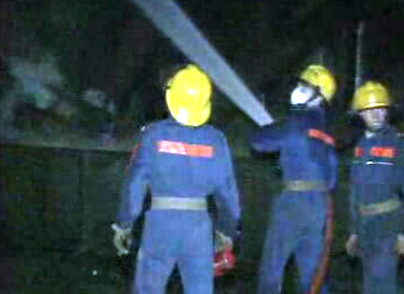 Incêndio em fábrica vidreira