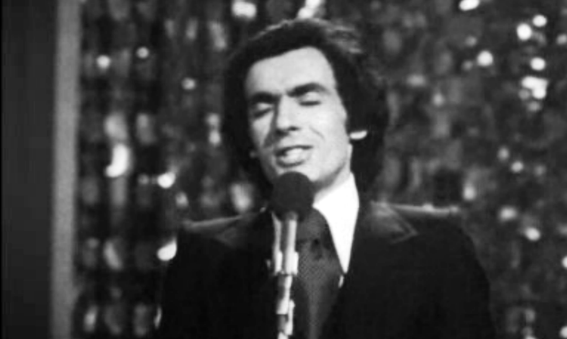 Paulo de Carvalho canta “E Depois do Adeus”