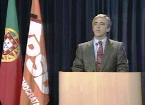 PSD responde a Mário Soares