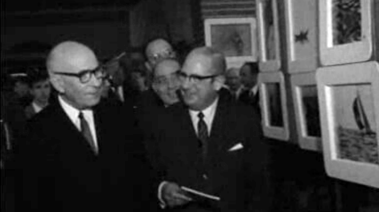 Visita de Américo Tomás ao Mercado da Primavera