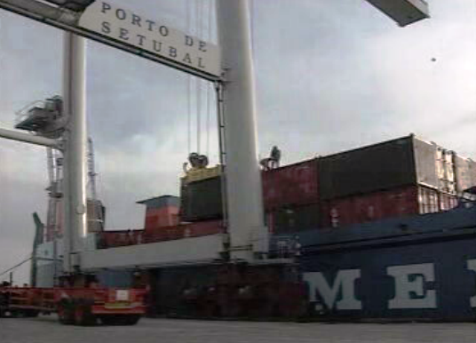 Partida de material de guerra para a Bósnia