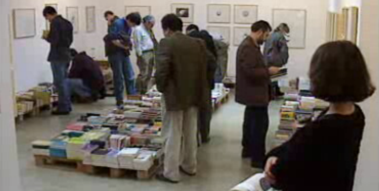 Feira de livros manuseados