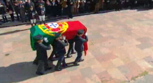 Homenagem a Mário Soares na Praça do Município