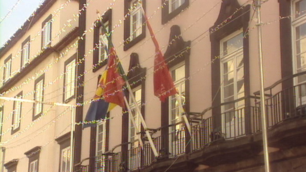 Companhia Açoreana denuncia contratos