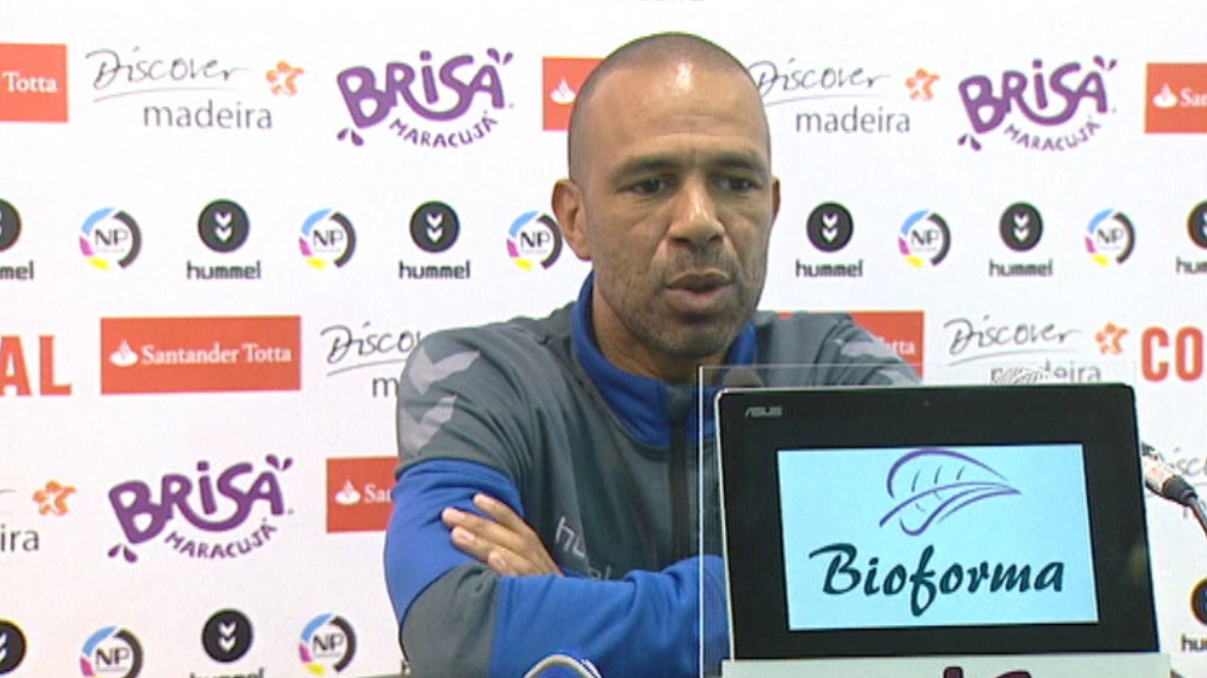 Futebol: treino do Nacional